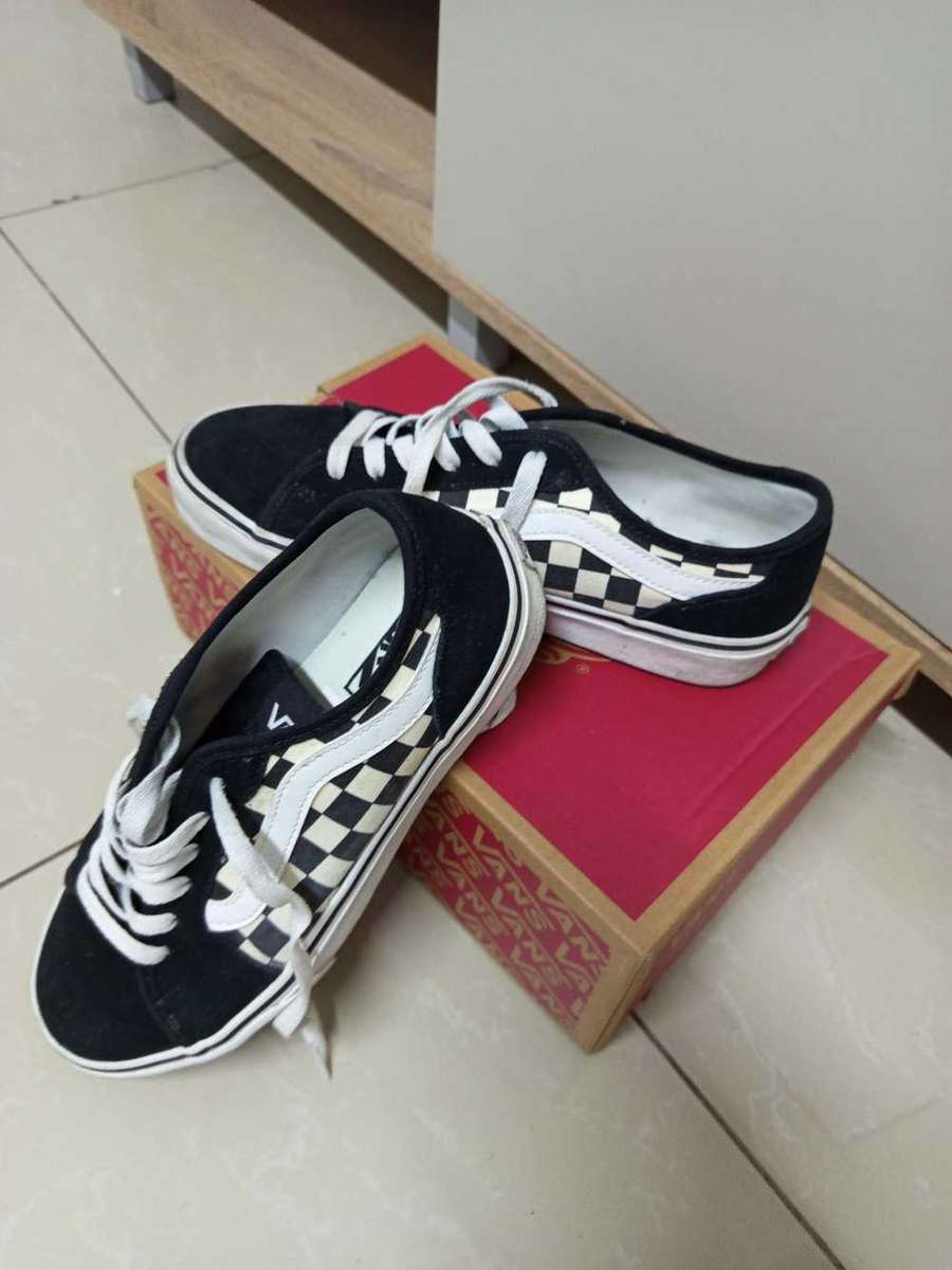 Vans Filmore Decon (checkered board) Size 7