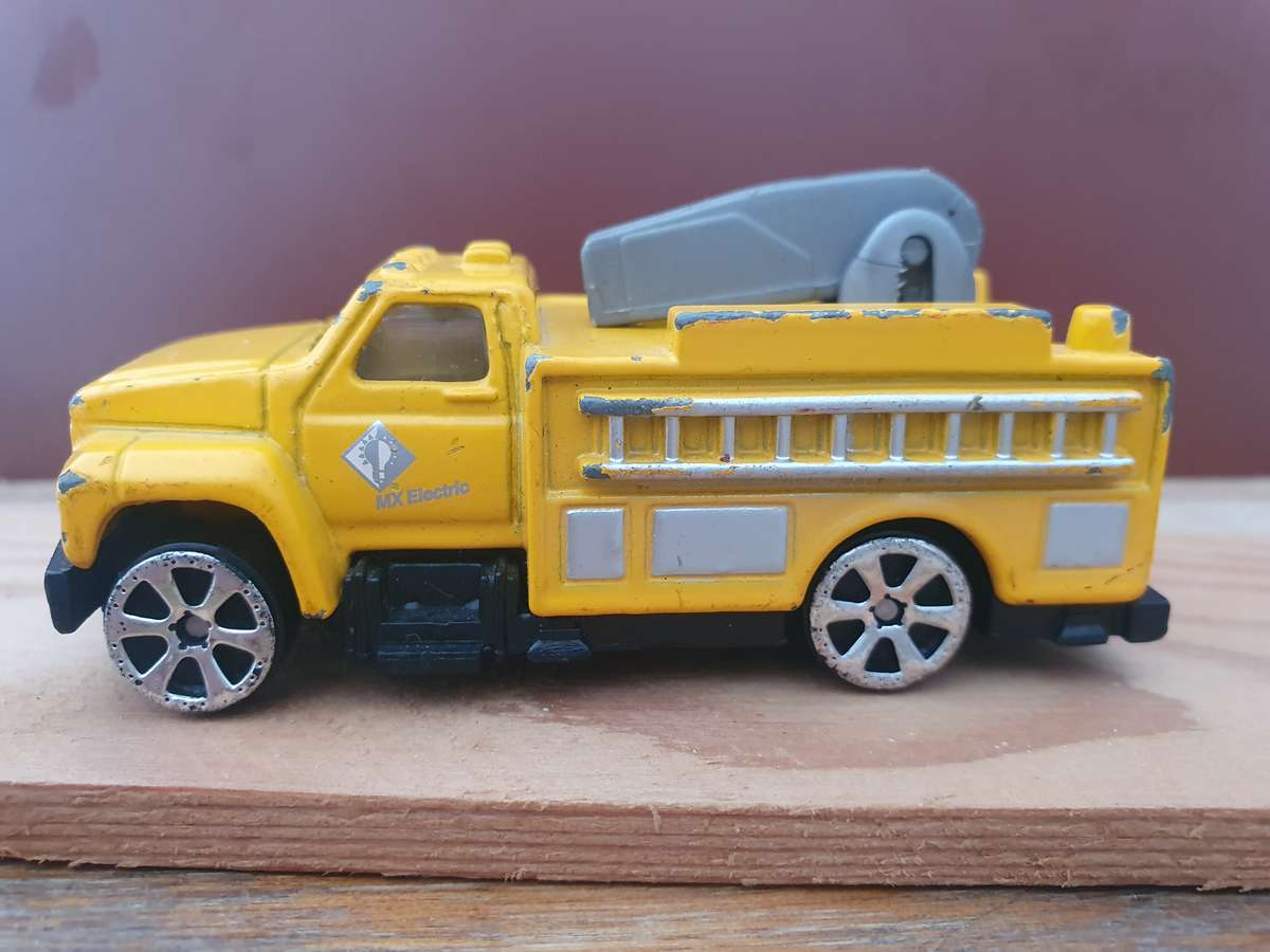 Die cast    CHERRY PICKER  HEAVY METAL