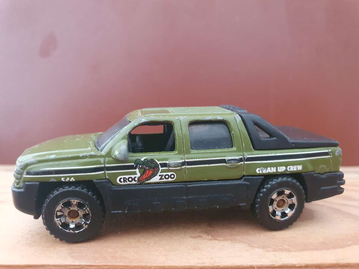 CHEVROLET   AVENGER     MATCHBOX 2001   DOUBLE CAB