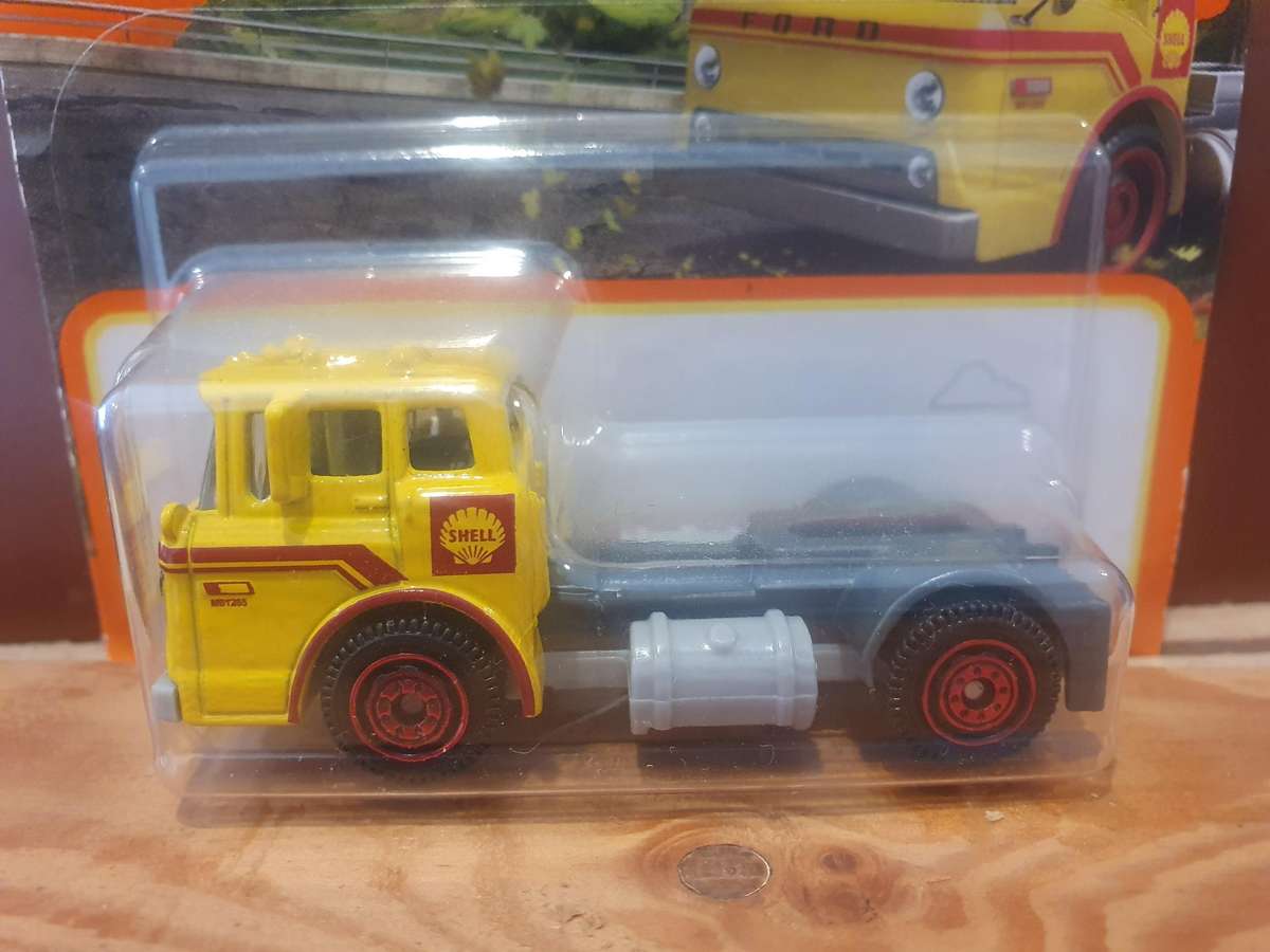 MATCH BOX    TRUCK   1965 FORD