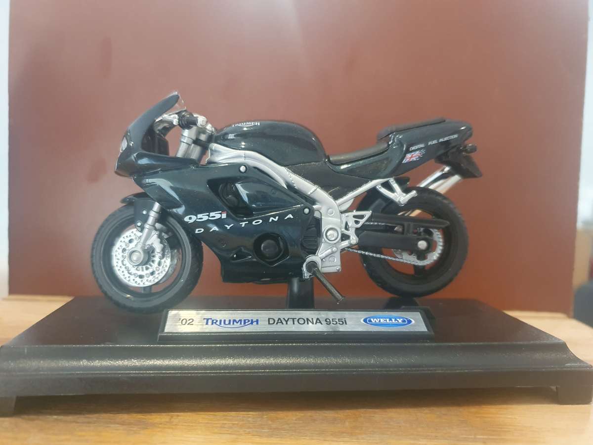 TRIUMPH  DAYTONA  955i