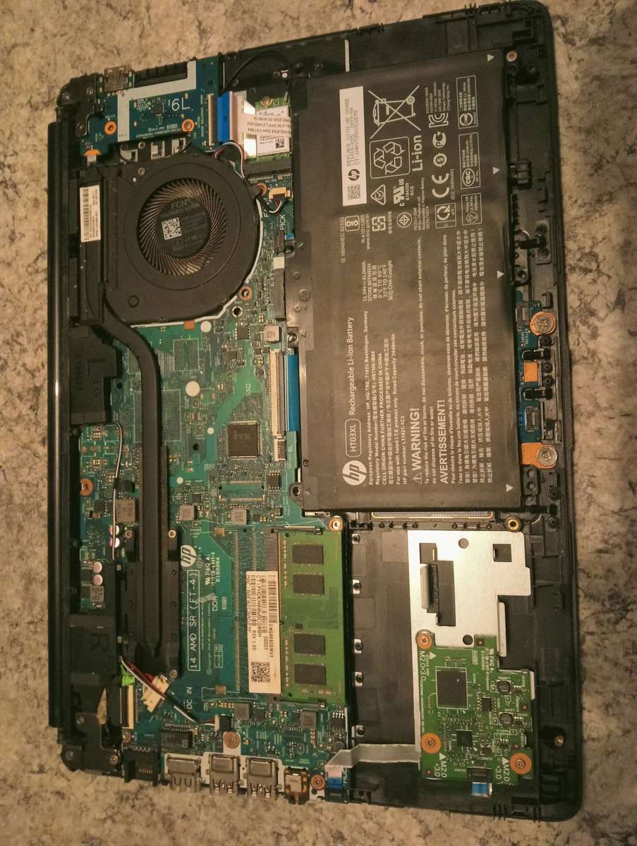 HP Notebook - 14-cm0099ni (Screen damaged)