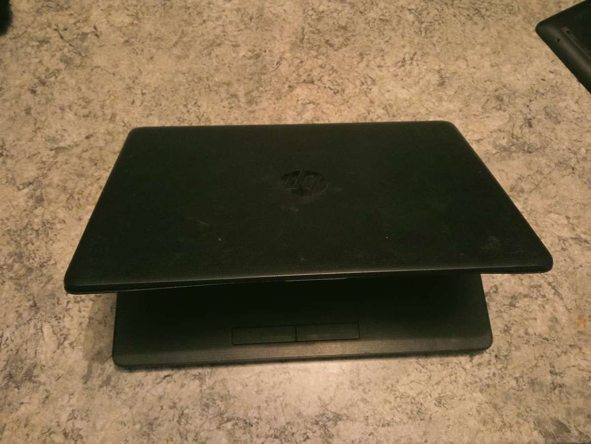 HP Notebook - 14-cm0099ni (Screen damaged)