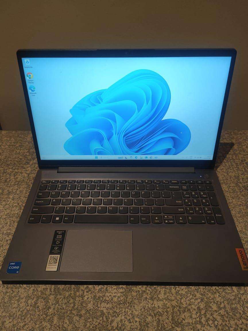 Lenovo Ideapad 3 Core i5 11th Gen 15.6" FHD 16GB Ram MASSIVE 1TB SSD Intel IRIS Graphics Windows 11