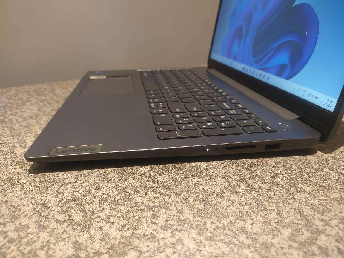 Lenovo Ideapad 3 Core i5 11th Gen 15.6" FHD 16GB Ram MASSIVE 1TB SSD Intel IRIS Graphics Windows 11