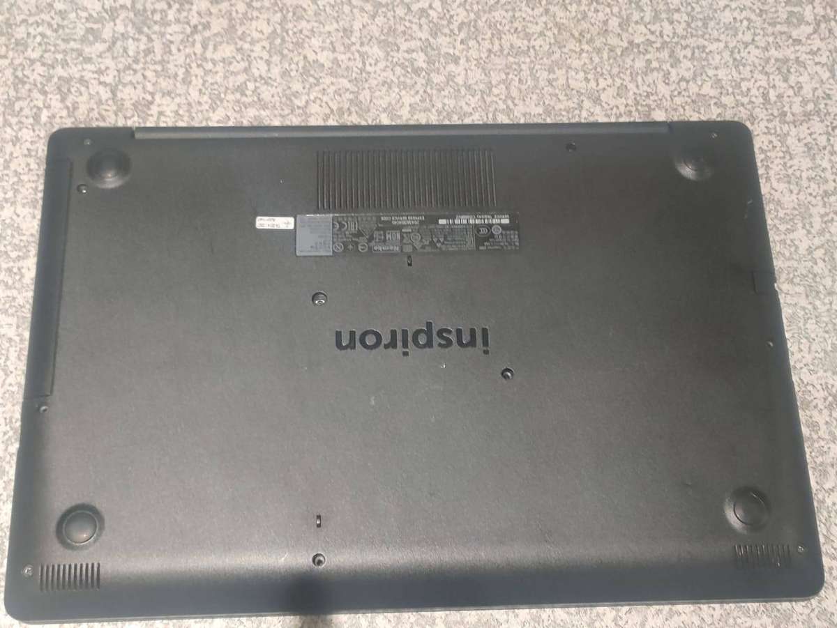 Dell Inspiron 15.6" Display Intel Core i7 8th Gen AMD Radeon Graphics Card for SPARES/REPAIRS