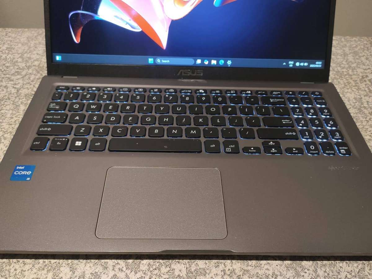 ASUS Vivobook X515 Intel i5 11th Gen CPU 15.6" FHD Display 16GB Ram 256GB M.2 NVMe SSD Windows 11