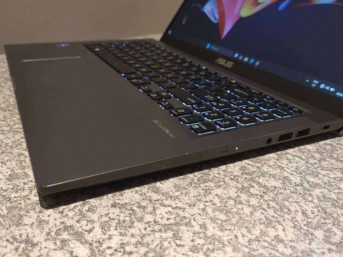 ASUS Vivobook X515 Intel i5 11th Gen CPU 15.6" FHD Display 16GB Ram 256GB M.2 NVMe SSD Windows 11