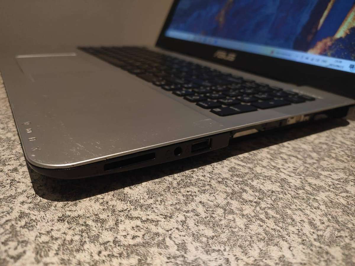 Acer X555L Intel Core i7 Processor 15.6" Display 8GB Ram 1TB HDD Windows 10