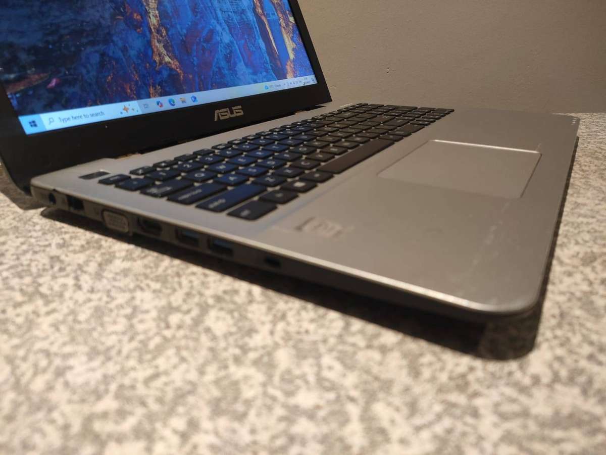 Acer X555L Intel Core i7 Processor 15.6" Display 8GB Ram 1TB HDD Windows 10