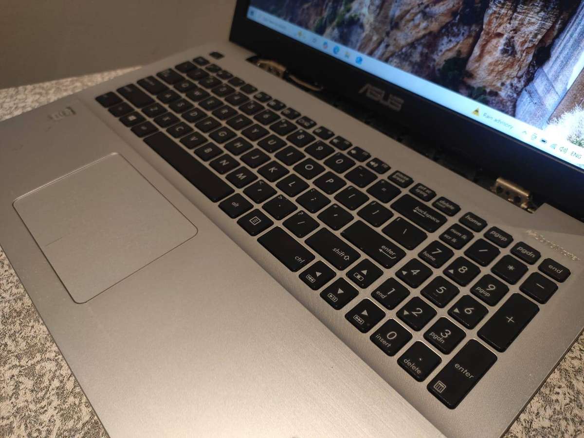 Acer X555L Intel Core i7 Processor 15.6" Display 8GB Ram 1TB HDD Windows 10