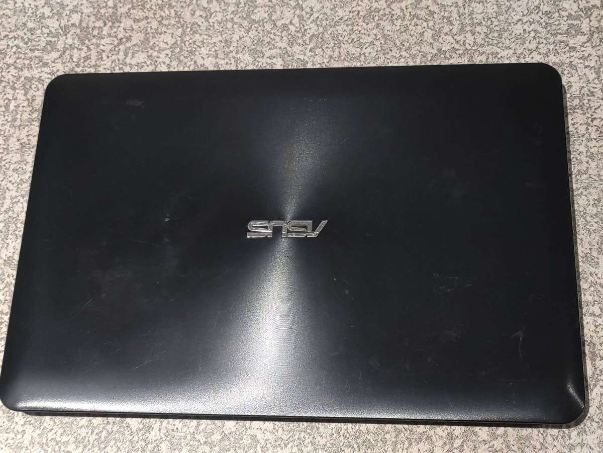 Acer X555L Intel Core i7 Processor 15.6" Display 8GB Ram 1TB HDD Windows 10