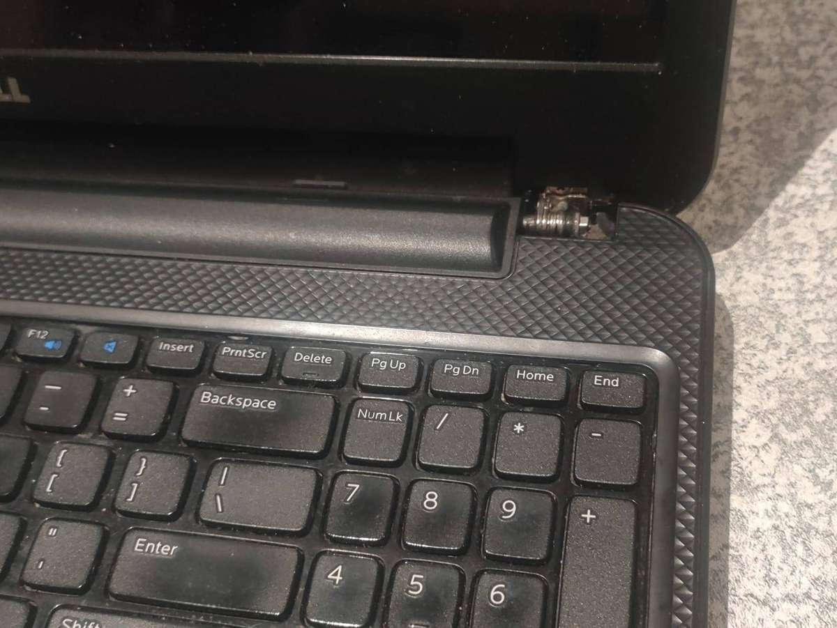 Dell Inspiron 3521 15.6" Display for SPARES/REPAIRS