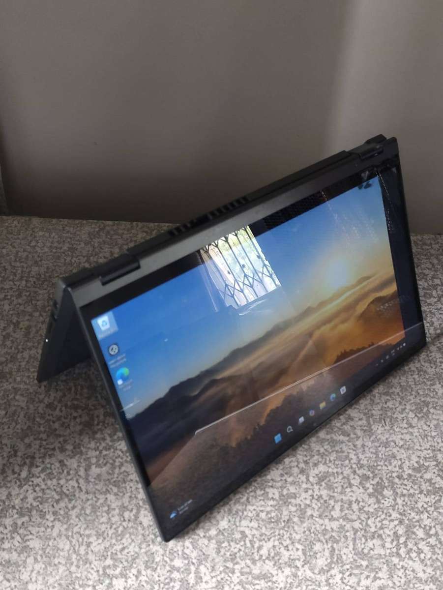 Lenovo Ideapad Flex 5 15.6" Intel Core i5 Processor 8GB Ram 512GB M.2 NVMe SSD Windows 11