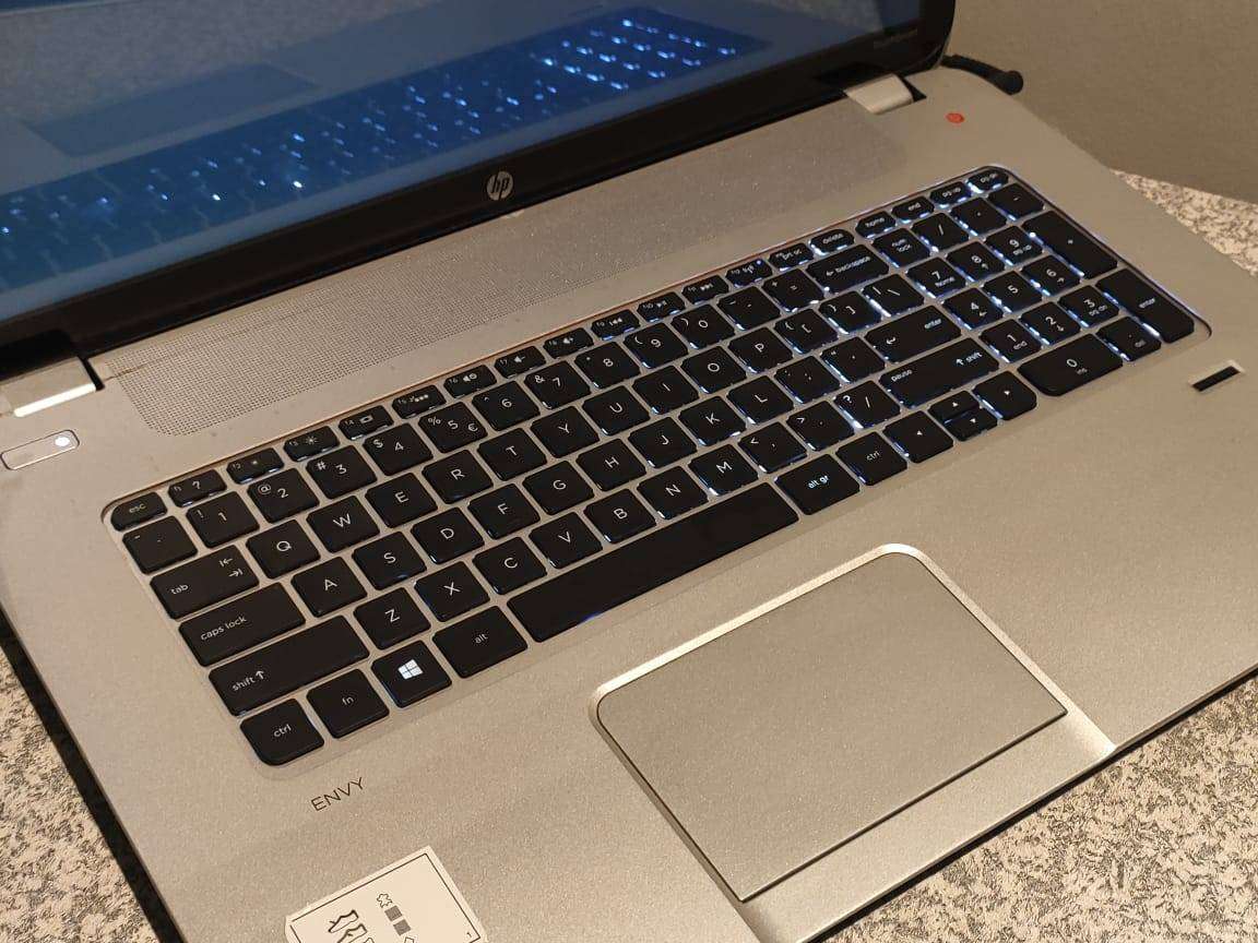 HP Envy 17.3" FHD TOUCHSCREEN Intel Core i7 Processor 8GB Ram 1TB HDD Windows 11