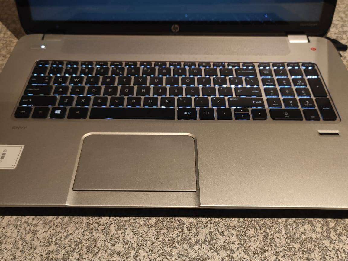 HP Envy 17.3" FHD TOUCHSCREEN Intel Core i7 Processor 8GB Ram 1TB HDD Windows 11