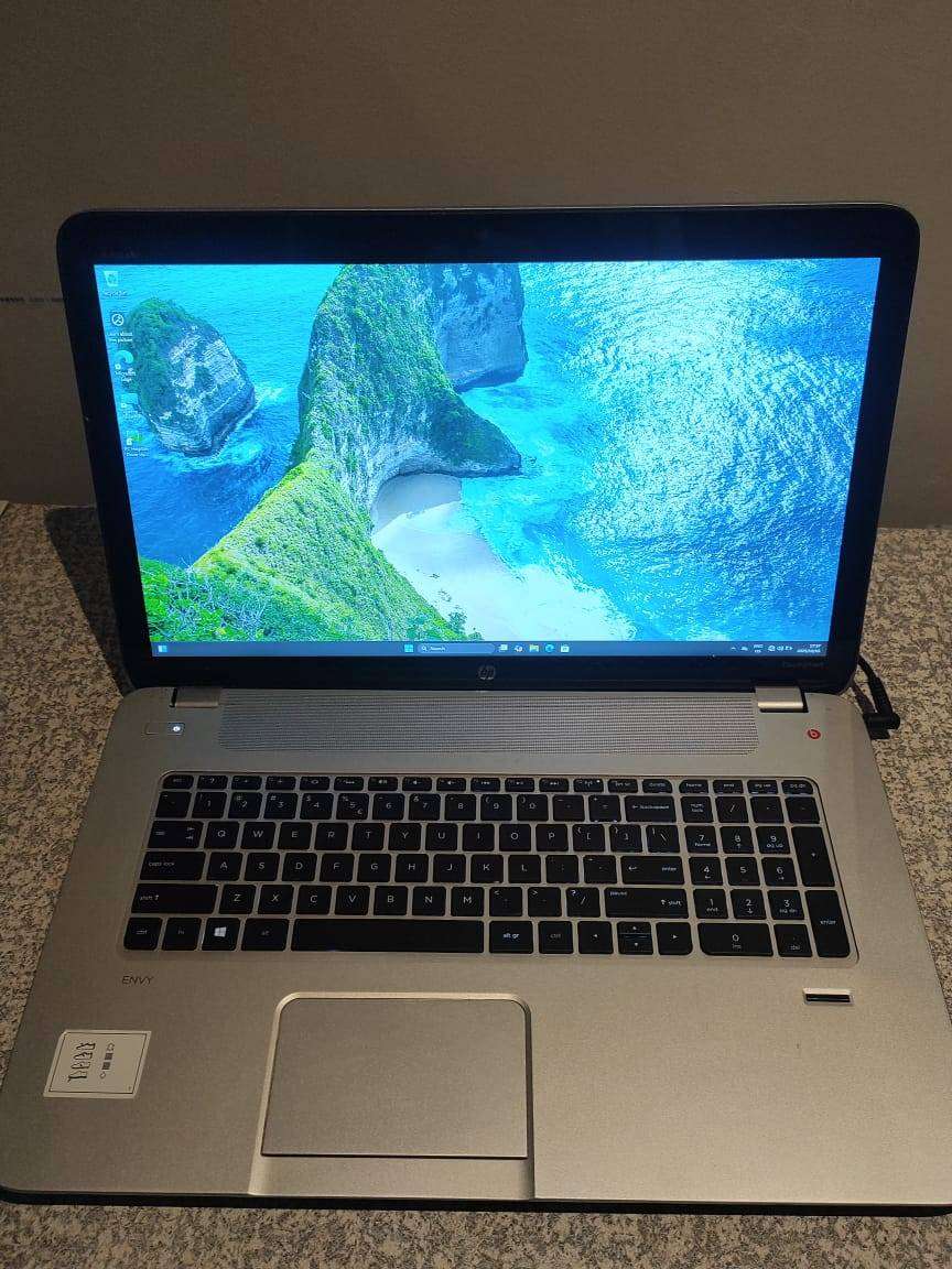 HP Envy 17.3" FHD TOUCHSCREEN Intel Core i7 Processor 8GB Ram 1TB HDD Windows 11