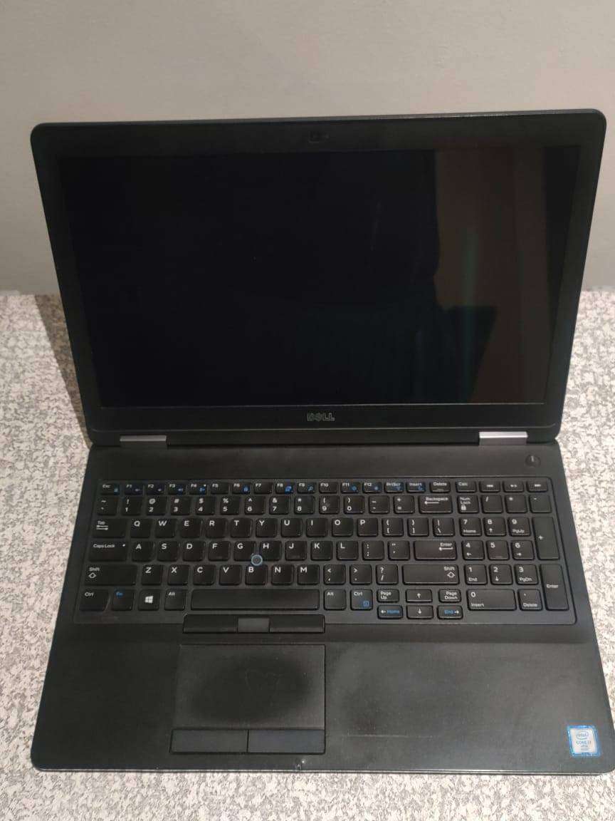 Dell Latitude 5570 Intel Core i7 CPU 8GB DDR4 RAM 256GB M.2 SSD Radeon 2GB R7 M360 Graphics Win 10