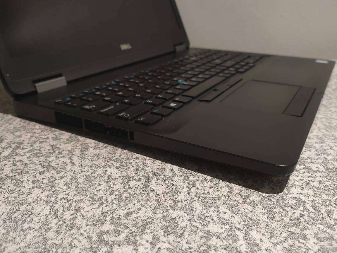 Dell Latitude 5570 Intel Core i7 CPU 8GB DDR4 RAM 256GB M.2 SSD Radeon 2GB R7 M360 Graphics Win 10