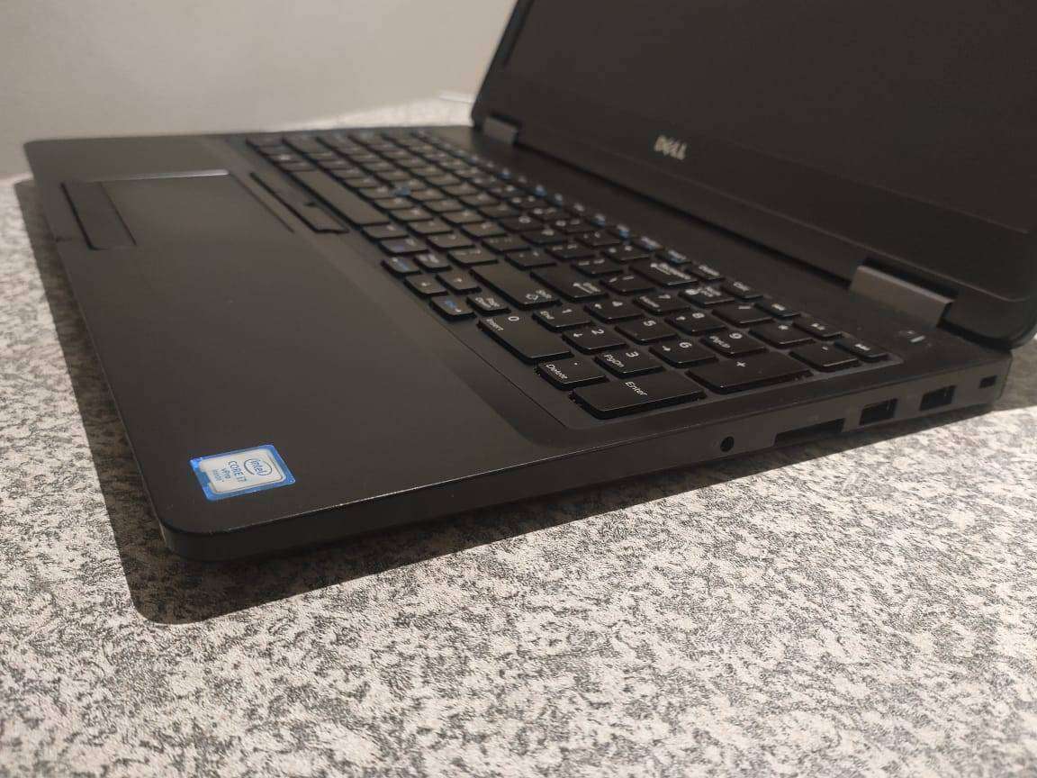 Dell Latitude 5570 Intel Core i7 CPU 8GB DDR4 RAM 256GB M.2 SSD Radeon 2GB R7 M360 Graphics Win 10