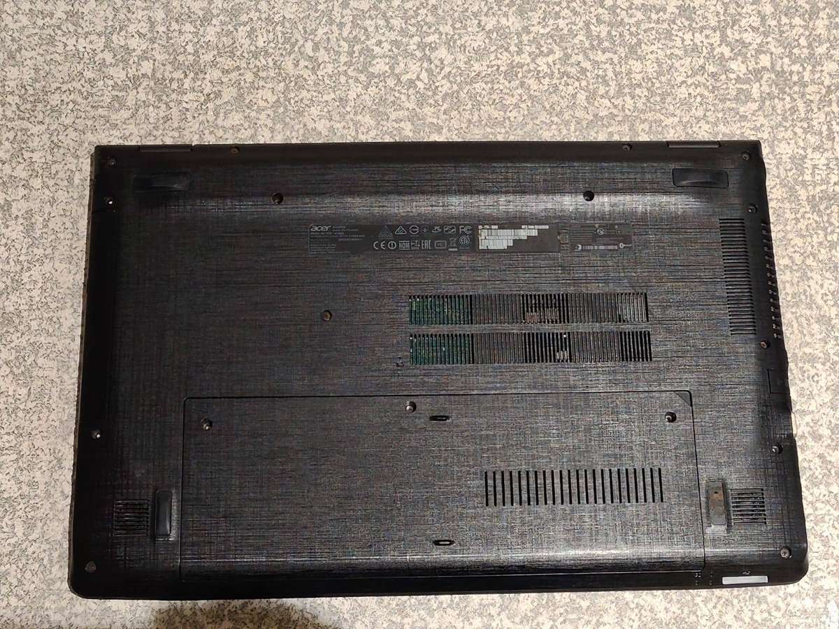 Acer Aspire E5 17.3" Display Intel Core i5 7th Gen for Spares/Repairs
