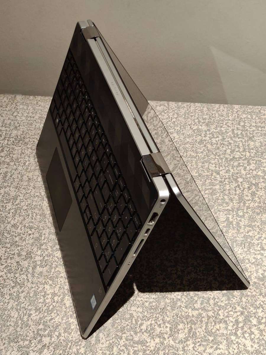 HP Pavilion X360 2in1 15.6" FHD Touchscreen Intel i7 Processor 8GB Ram Please Read
