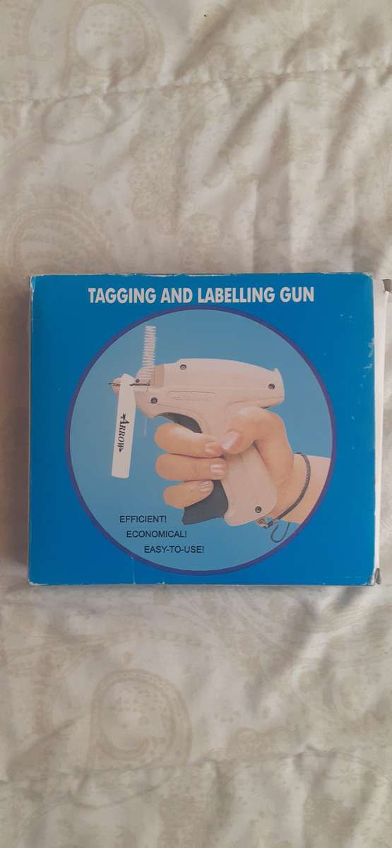 Tagging and labeling gun