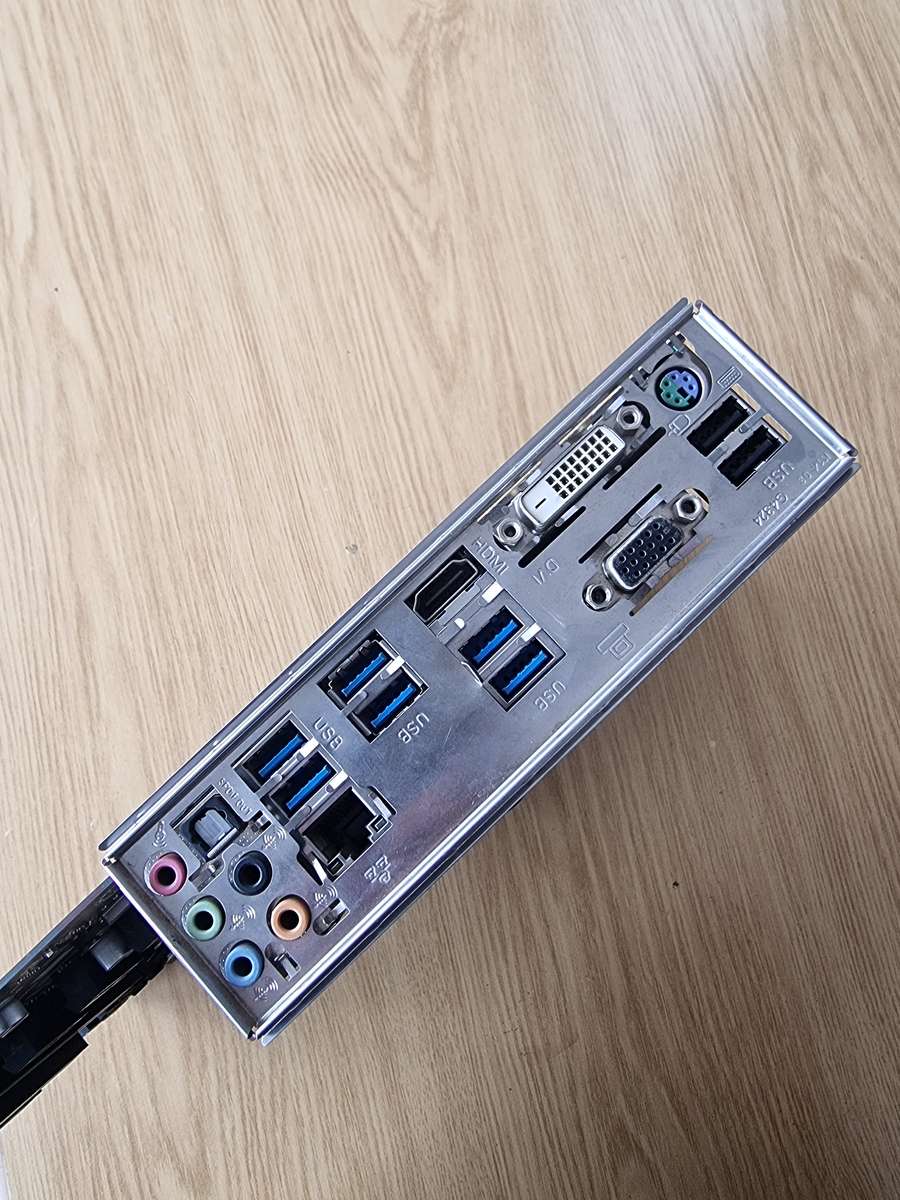 Gigabyte Ultra Durable GA-Z87-D3HP with Intel Core i7-4770, Intel Stock Cooler 16GB Ram Combo/Bundle