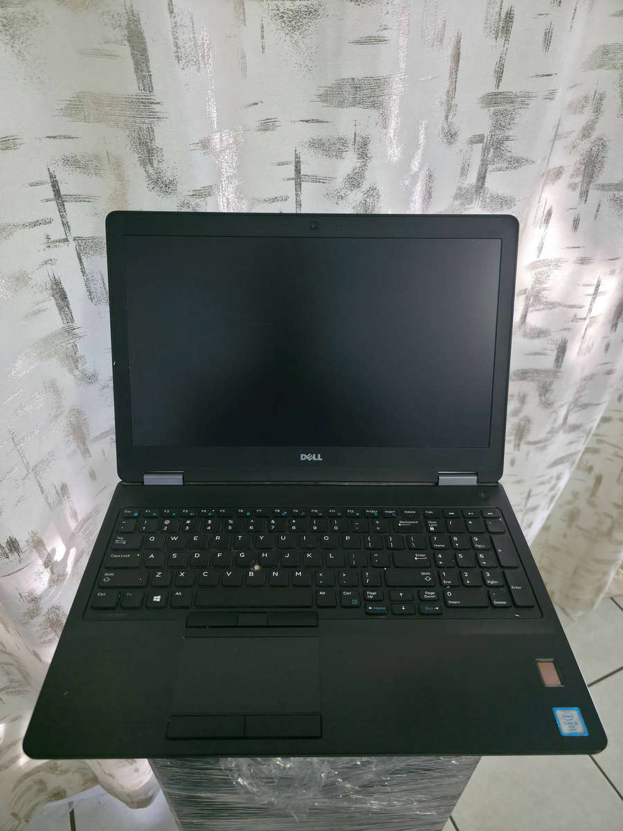 Dell Latitude E5570 15| Core i5| 8GB Ram| 256GB SSD. Free Llaptop bag