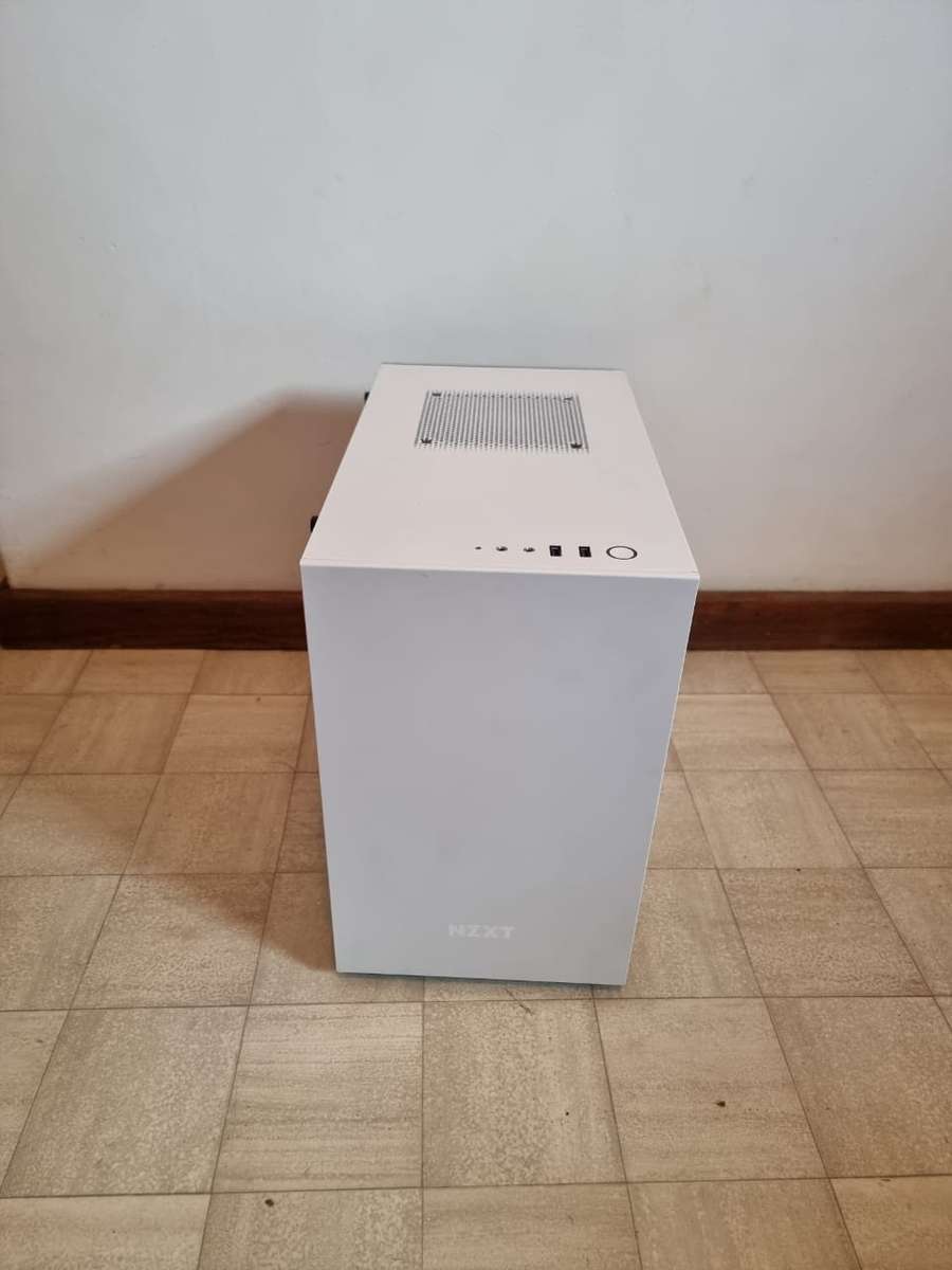 NZXT H200 WHITE/BLACK MINI-ITX CASE WITH TEMPERED GLASS