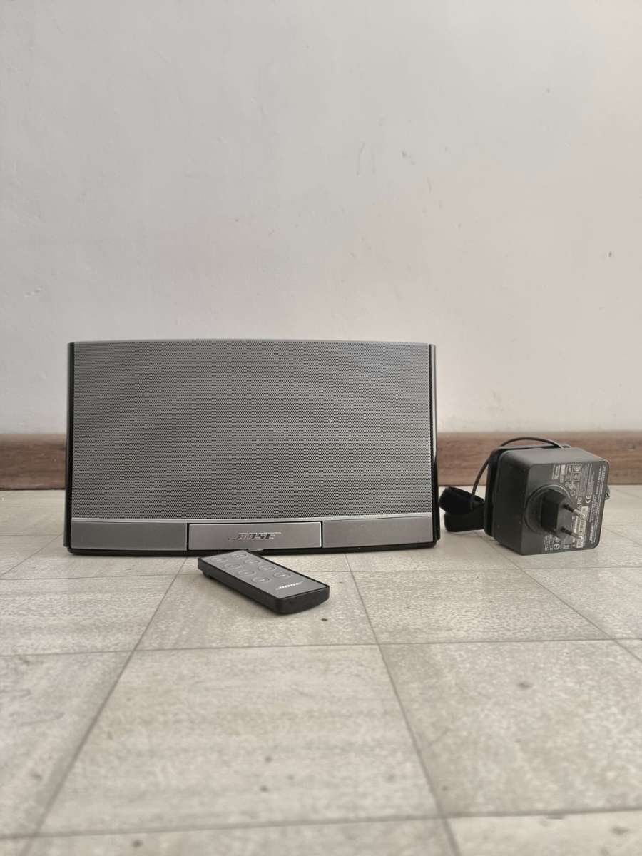 BOSE SoundDock Portable digital music system with Rechargeable with Free bluetooth receive