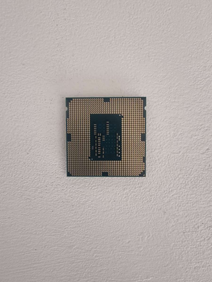 Intel Core i3-2120 CPU @ 3.3GHz| Sockets Support: LGA1155