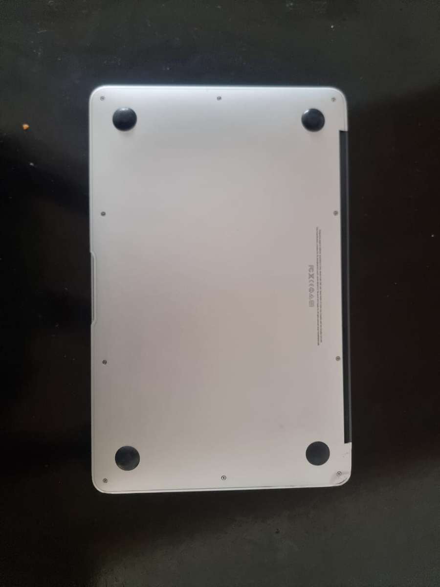 MacBook Air 11-inch (Early 2014) Intel Core i7, 8GB Ram, 512GB SSD