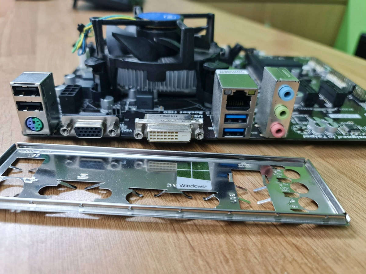 Gigabyte GA-H81M-S1 Motherboard Combo (Intel Core i5 4th Gen + 8GB RAM + Stock Cooler)