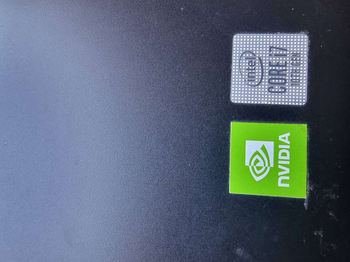 10th gen gaming core i7 dell vostro 5590 24gb ram256NVME