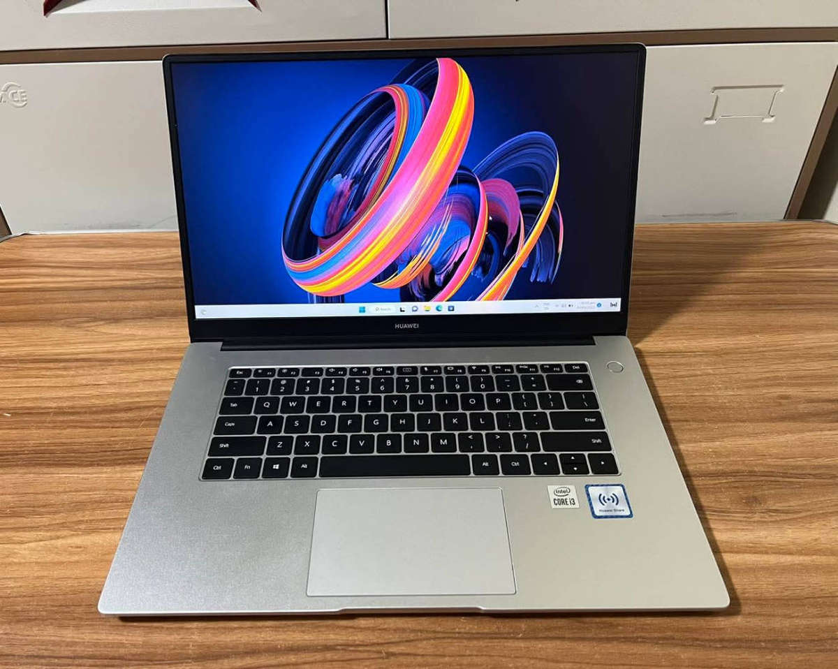 10th gen core i3 huawei matebook d15 8gb ram512nvme