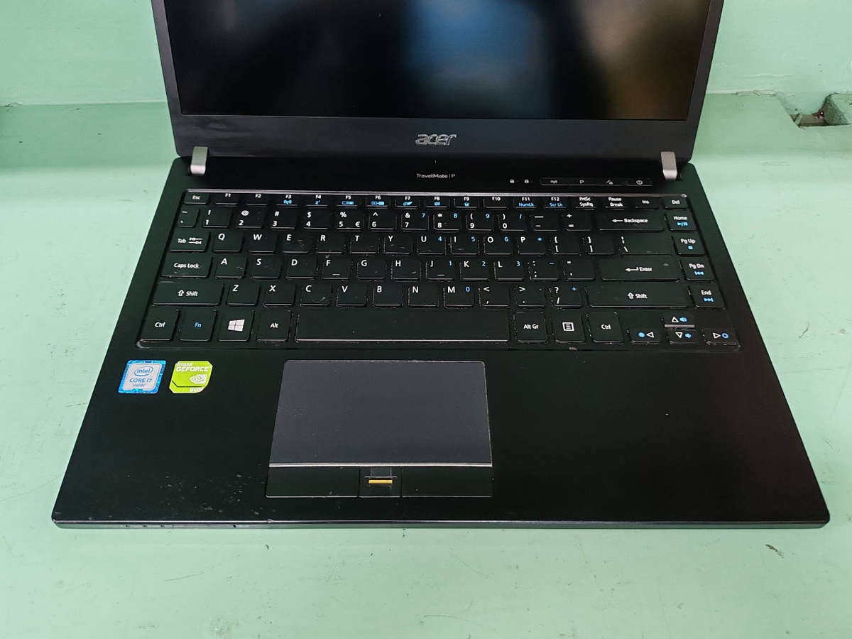 6th gen core i7 acer travelmate laptop 8gb ram256ssd