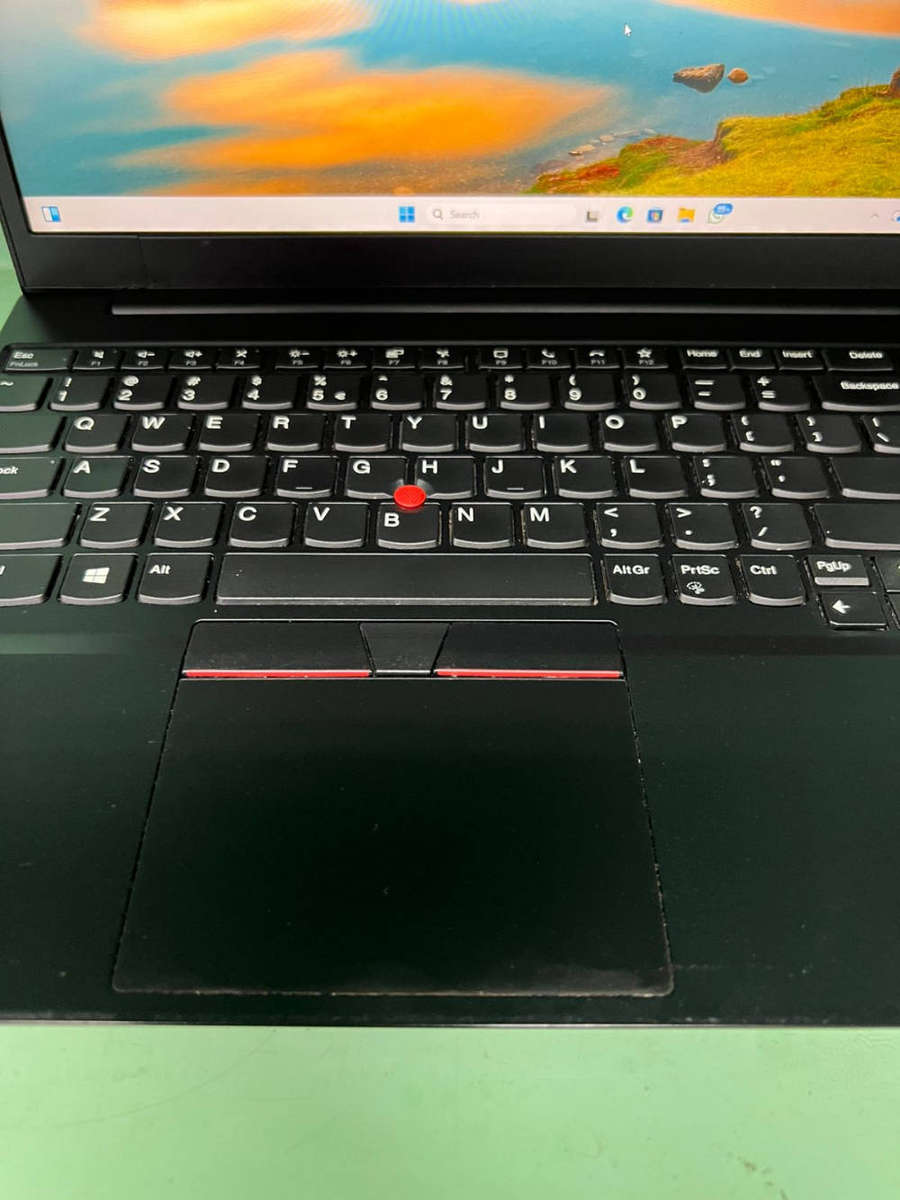 11TH GEN CORE I5 LENOVO THINKPAD E15 LAPTOP 16gb  ram1tb nvme