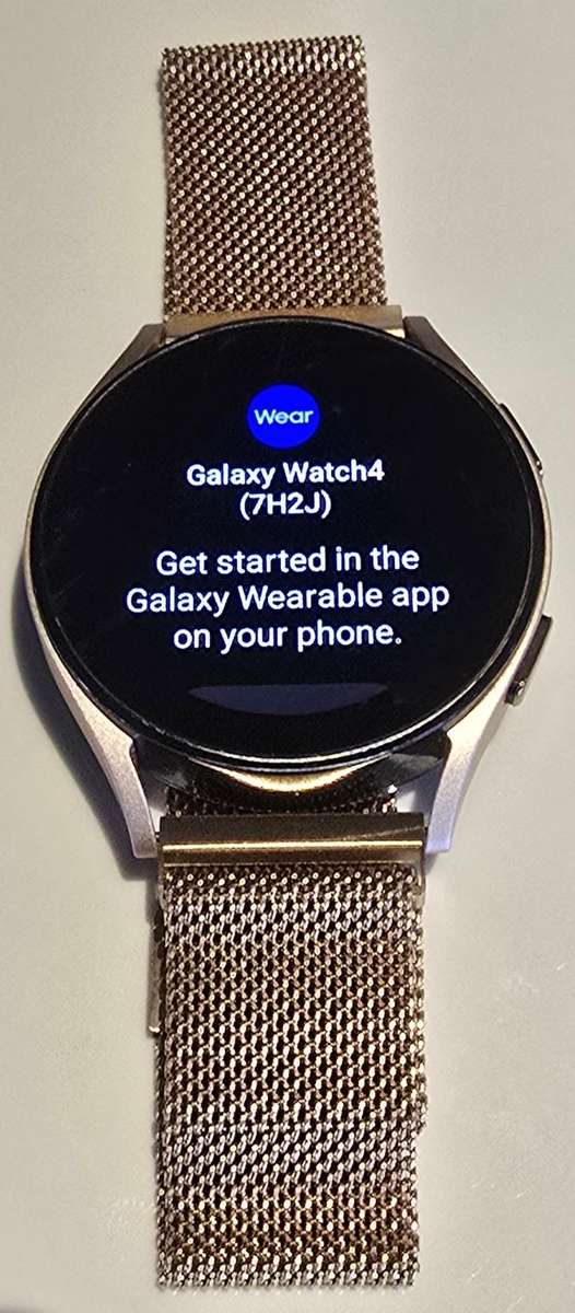 Samsung Galaxy Watch Series 4, 40mm, GPS and Cellular, 16GB.