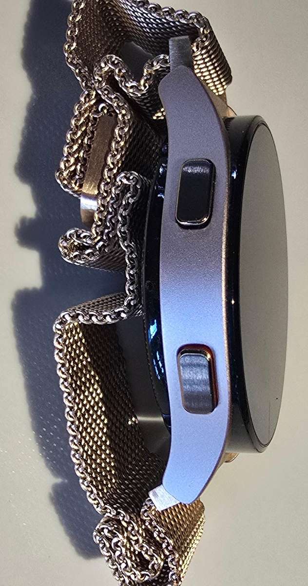 Samsung Galaxy Watch Series 4, 40mm, GPS and Cellular, 16GB.