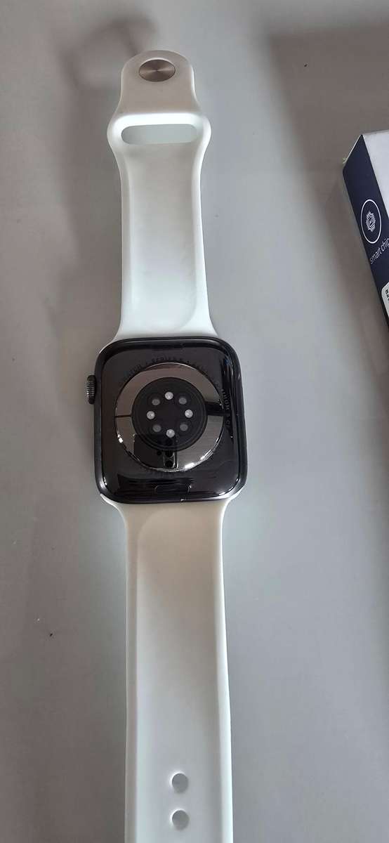 Apple Watch Series 6 44mm, GPS and Cellular, 32GB.