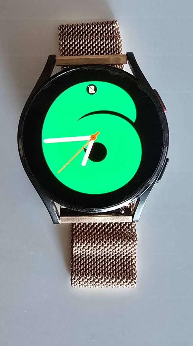 Samsung Galaxy Watch Series 4, 40mm, GPS and Cellular, 16GB.