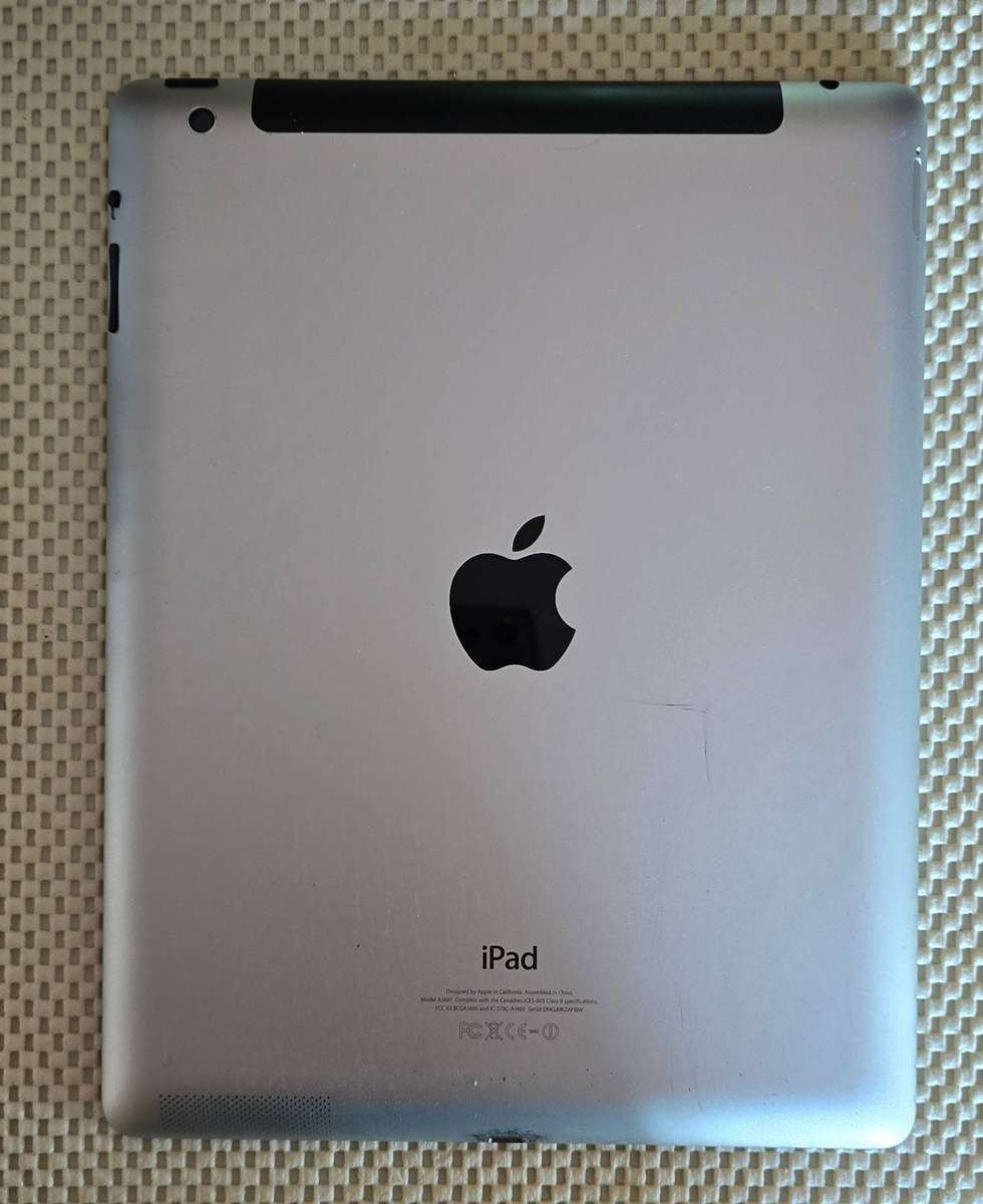 Apple Ipad 4th Generation, 32GB, Wi-Fi and Cellular.
