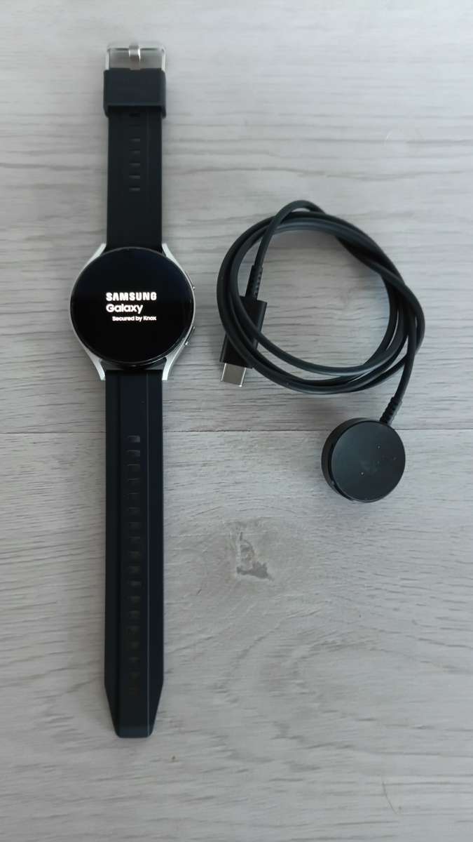 Samsung Galaxy Watch Series 4, 44mm, GPS and Cellular, 16GB.