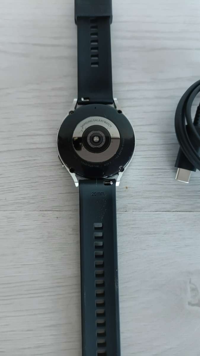 Samsung Galaxy Watch Series 4, 44mm, GPS and Cellular, 16GB.
