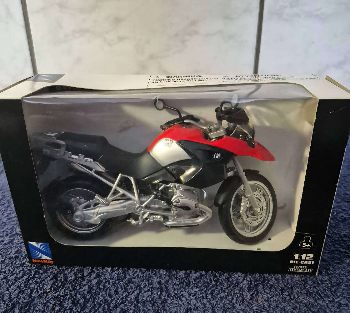New Ray 1:12 scale die-cast model of a BMW R 1200 GS motorcycle