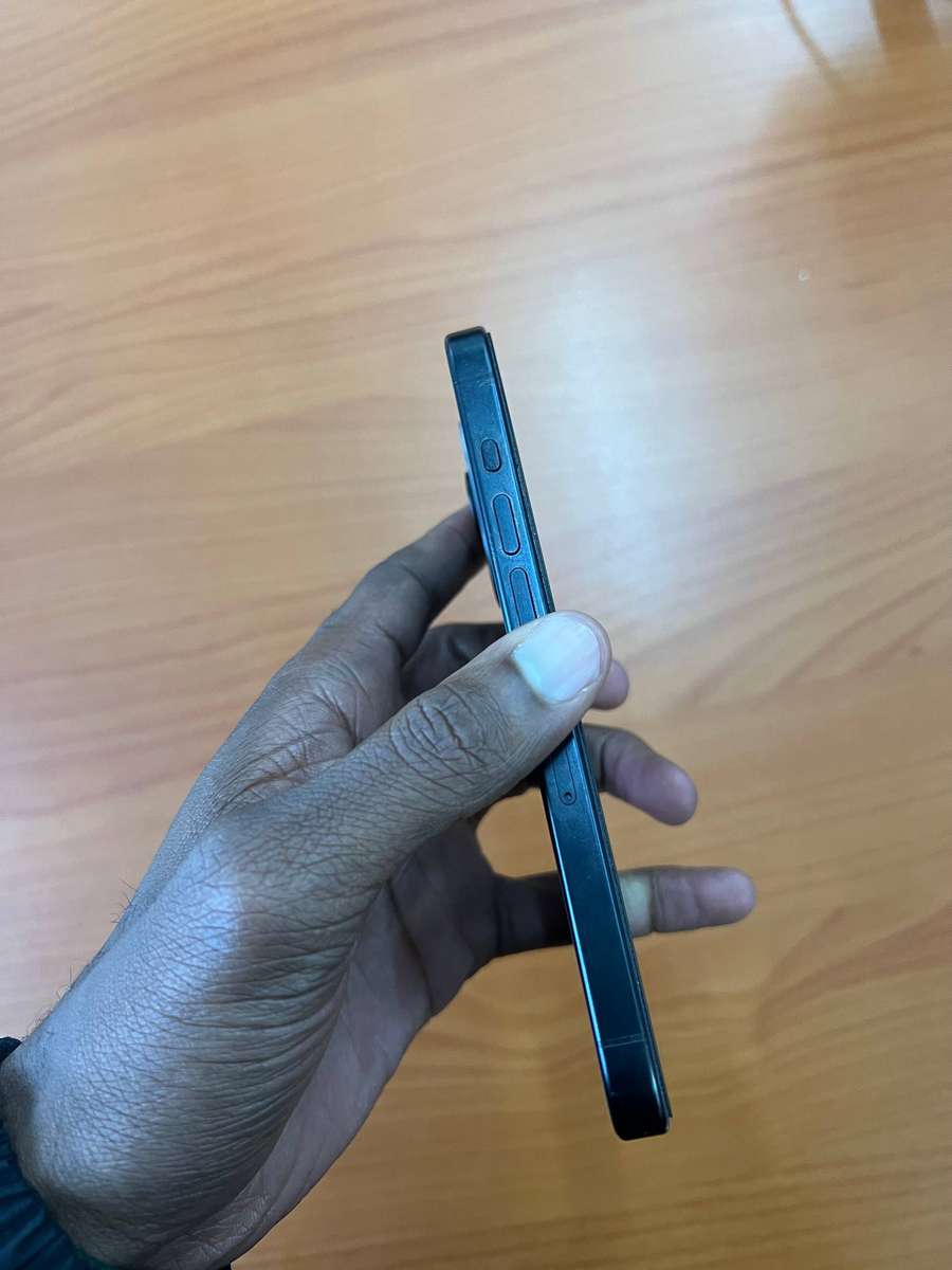 IPhone 15 pro, 128gb, BH 93