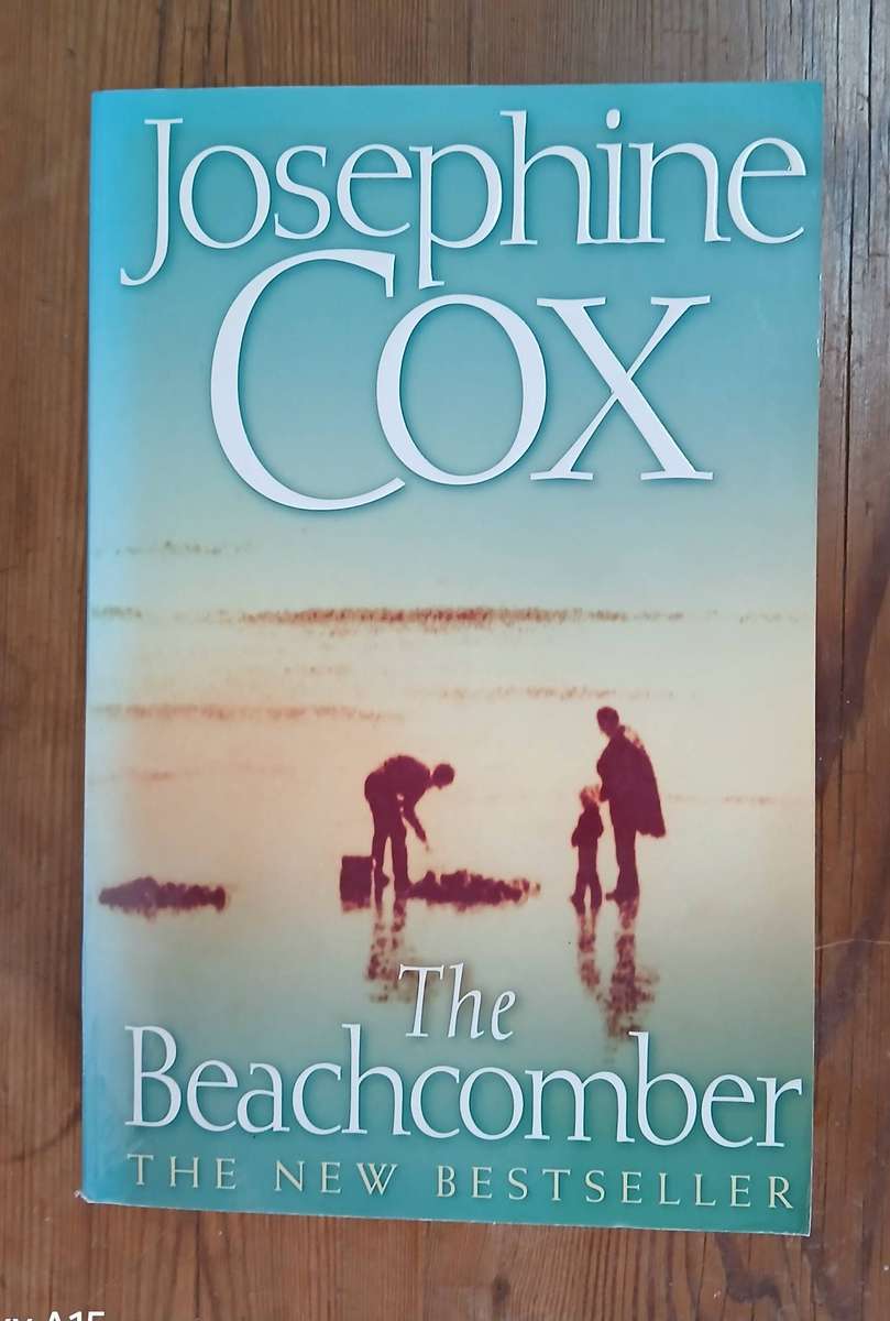 Josephine Cox - The beachcomber