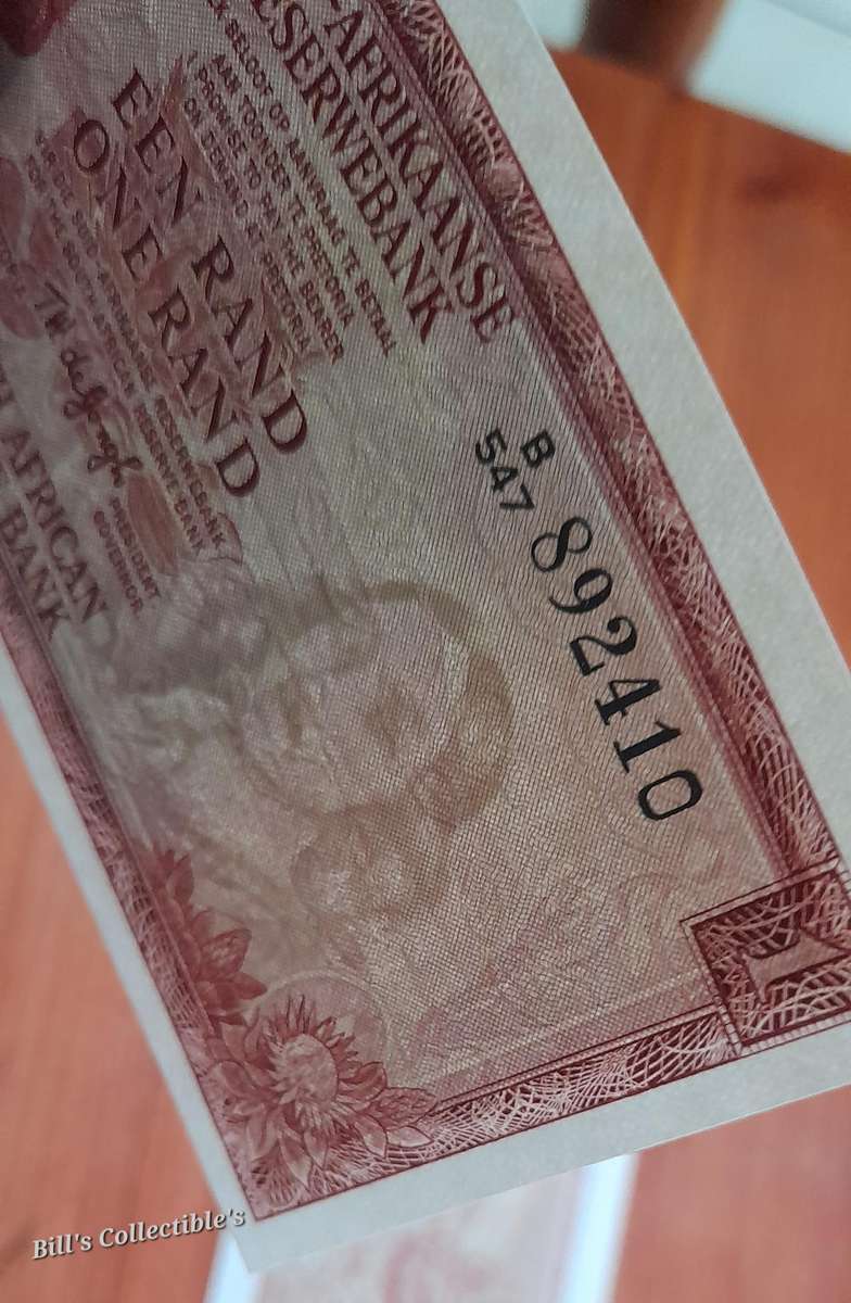 Great Condition South African TW de Jongh R1 Banknotes in Sequence.