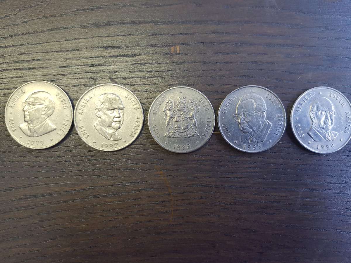 5  Suid - Afrika / South African 1 Rand coins